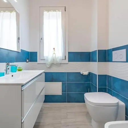 Apartment Modern For 4 Guests Near